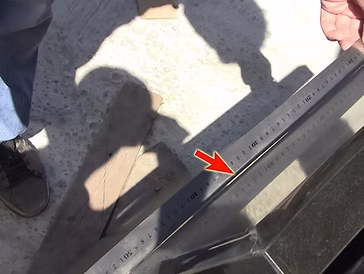 Памятник с неровностями